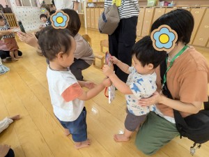 ８月のお誕生会がありました（０、１、２歳児）