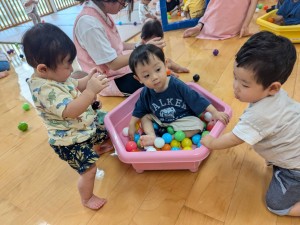 ８月のお誕生会がありました（０、１、２歳児）