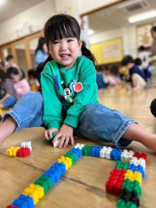 １２月のお誕生会がありました（０、１、２歳児）