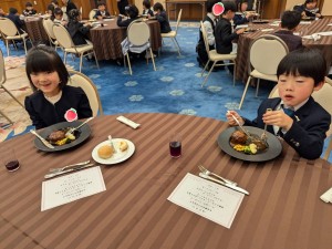 お食事会がありました（５歳児さくら組）