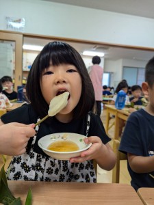 笹巻き作りを行いました（５歳児さくら組）