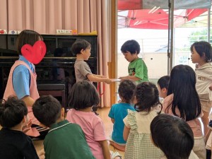 ８月のお誕生会がありました（３・４・５歳児）
