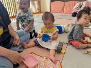 ８月のお誕生会がありました（０・１・２歳児）