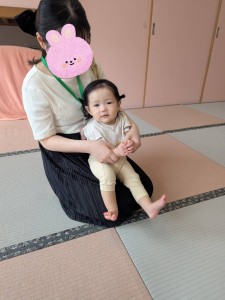 １０月のお誕生会がありました（０・１・２歳児）