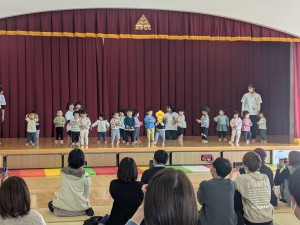 保育公開がありました（１歳児もも組）