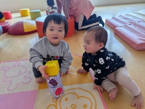 １２月のお誕生会がありました（０・１・２・歳児）