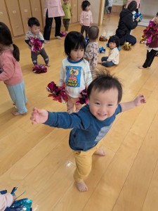 １２月のお誕生会がありました（０・１・２・歳児）
