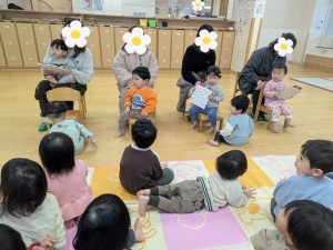 誕生会がありました（０・１・２歳児）