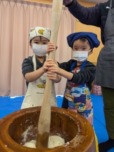 おもちつきをしました！