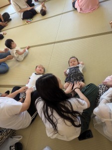 保育公開・懇談会がありました♪（０．１．２歳児）